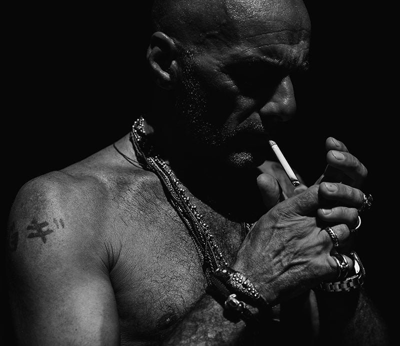 homme qui fume